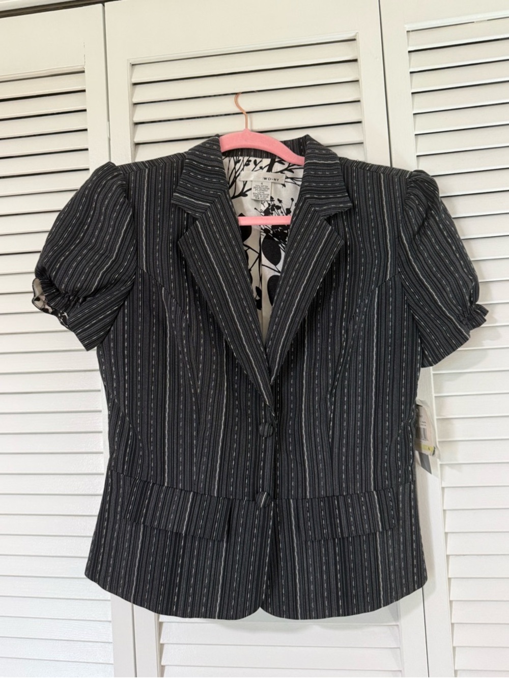 Vintage Y2K WD.NY Black Pinstripe Puff-Sleeve Button-Front Blazer